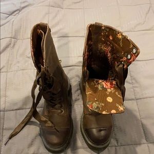 Women’s Doc Martens - Size 6